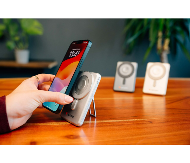 Verbatim Charge 'n' Go 2C Magnetic Wireless Charging 5000mAh Silver - 1484102 - zdjęcie 4